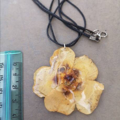 Necklace with real rose flower